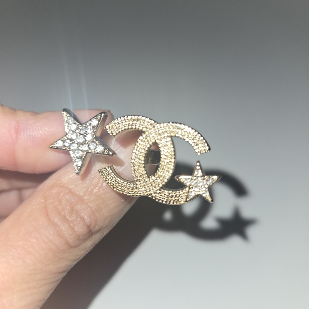 CHANEL Gold and Silver Star Ring - Picture 5 of 9